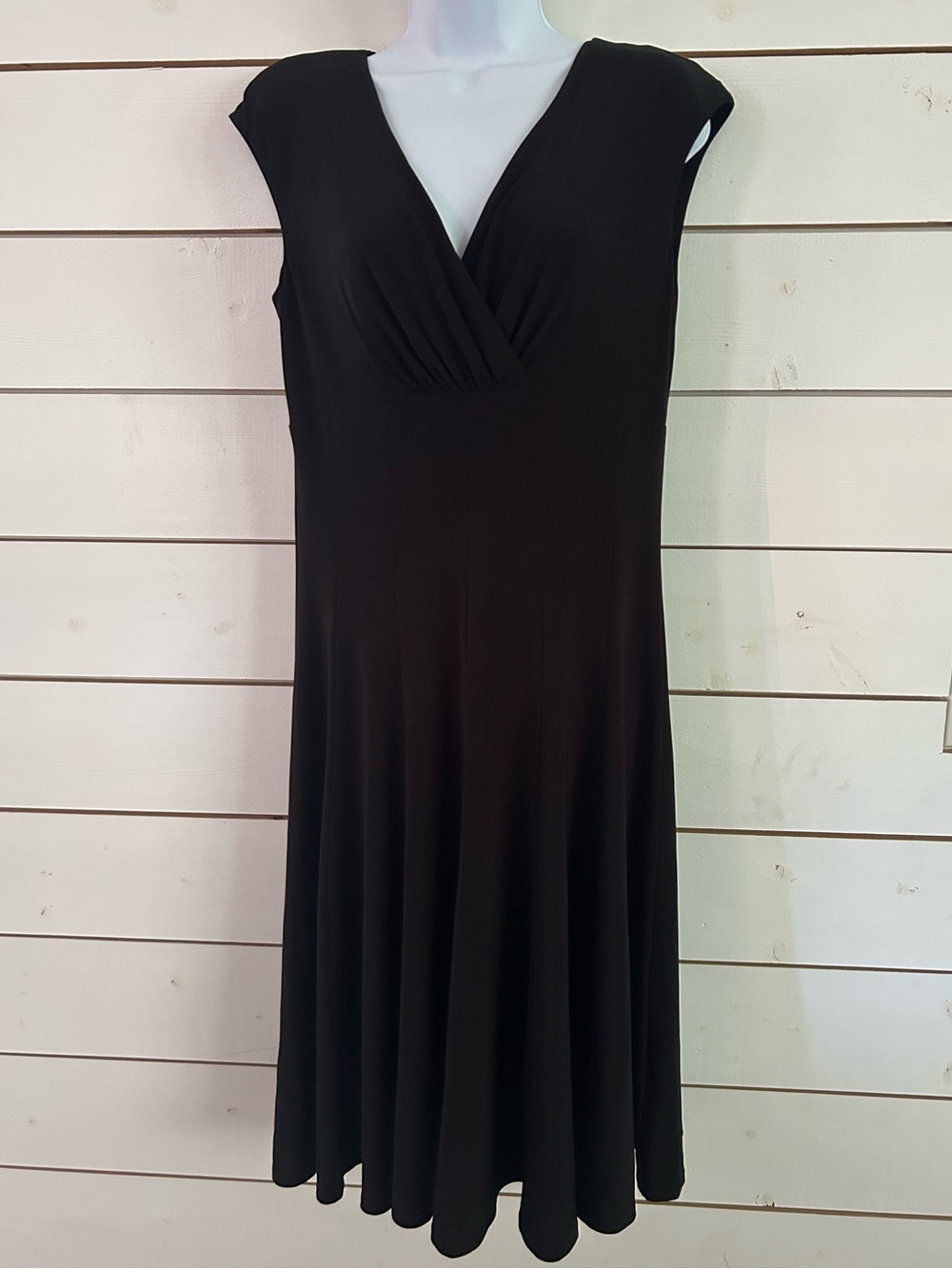 Lauren Ralph Lauren Classic Black V-Neck Cap Sleeve Ruched Dress Women’s Size 10